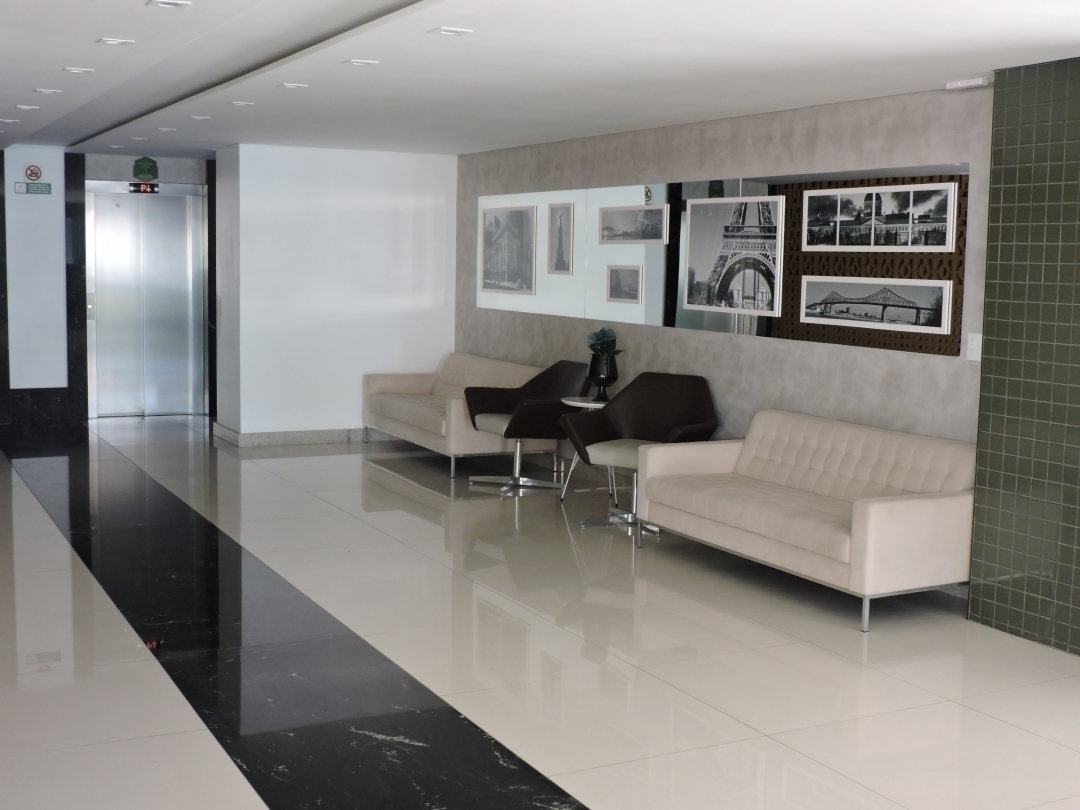Apartamento à venda com 3 quartos, 93m² - Foto 2