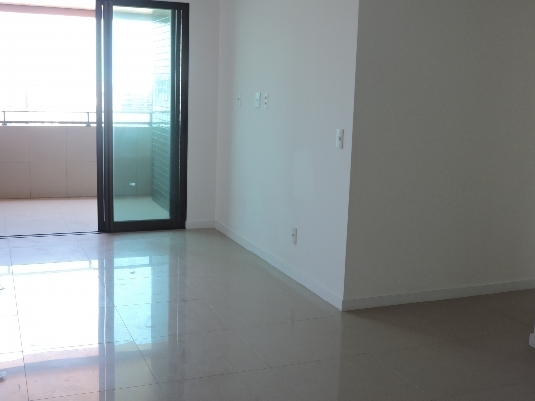 Apartamento à venda com 3 quartos, 93m² - Foto 3